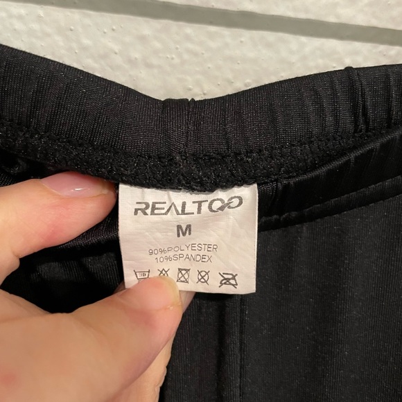 Black Realtoo padded bicycle shorts Size M - Picture 3 of 3